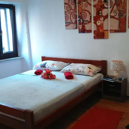 Vladka Izola